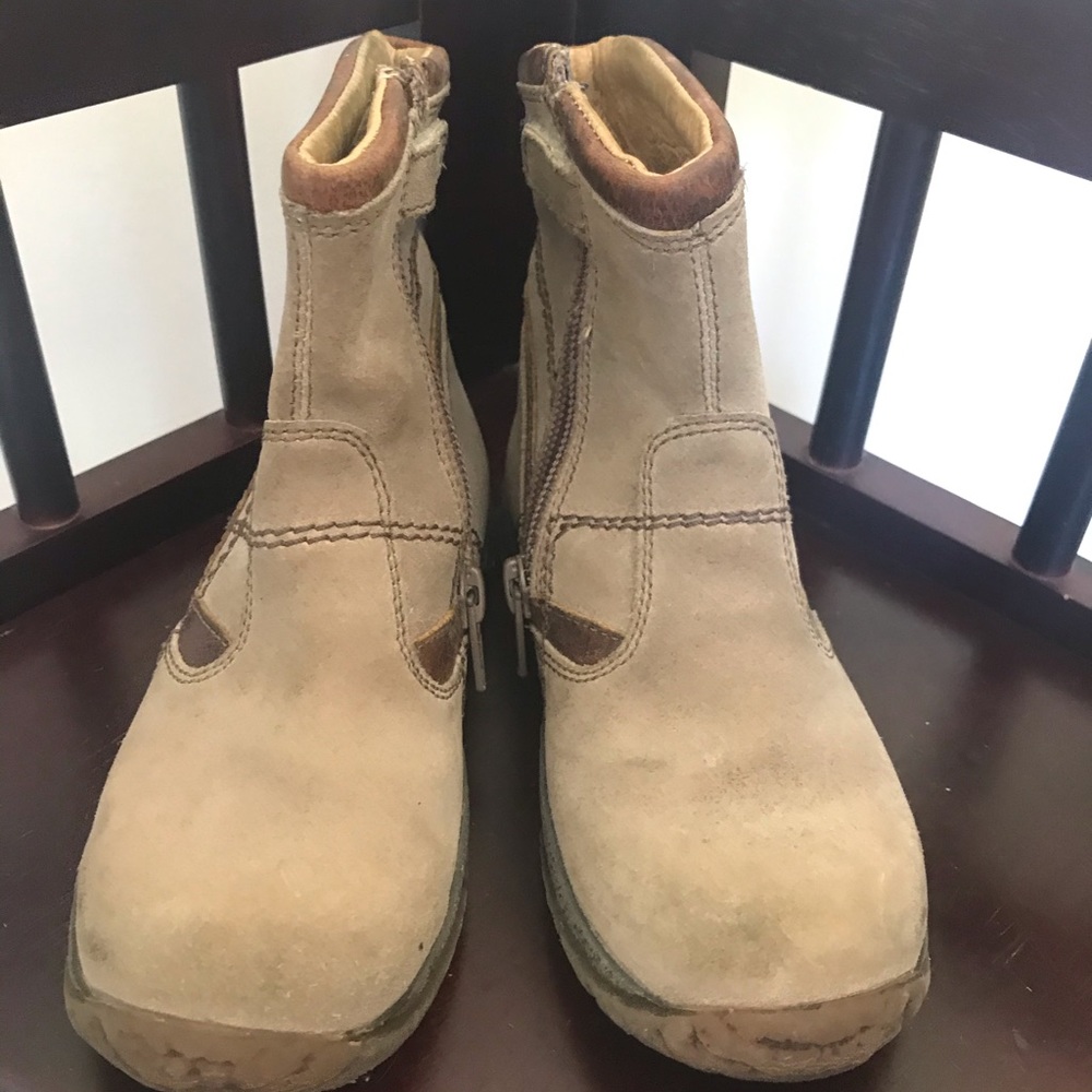 Naturino boy tan suede boots